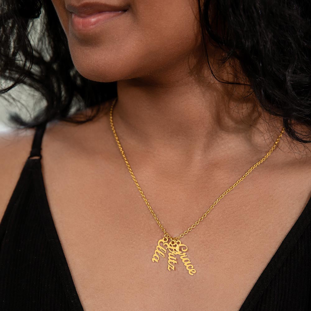 To Mom, The Hero of The Family_Name Necklace (Up to 4 names)
