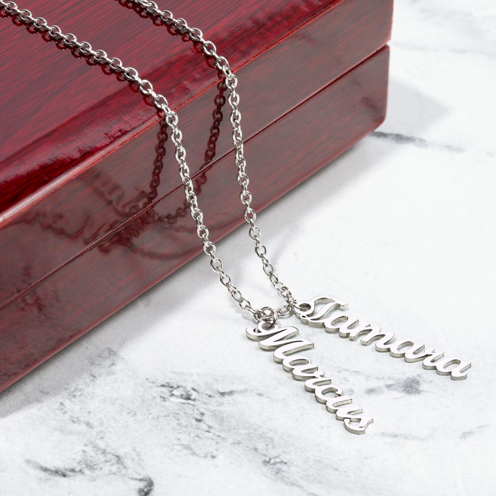 To Mom, The Hero of The Family_Name Necklace (Up to 4 names)