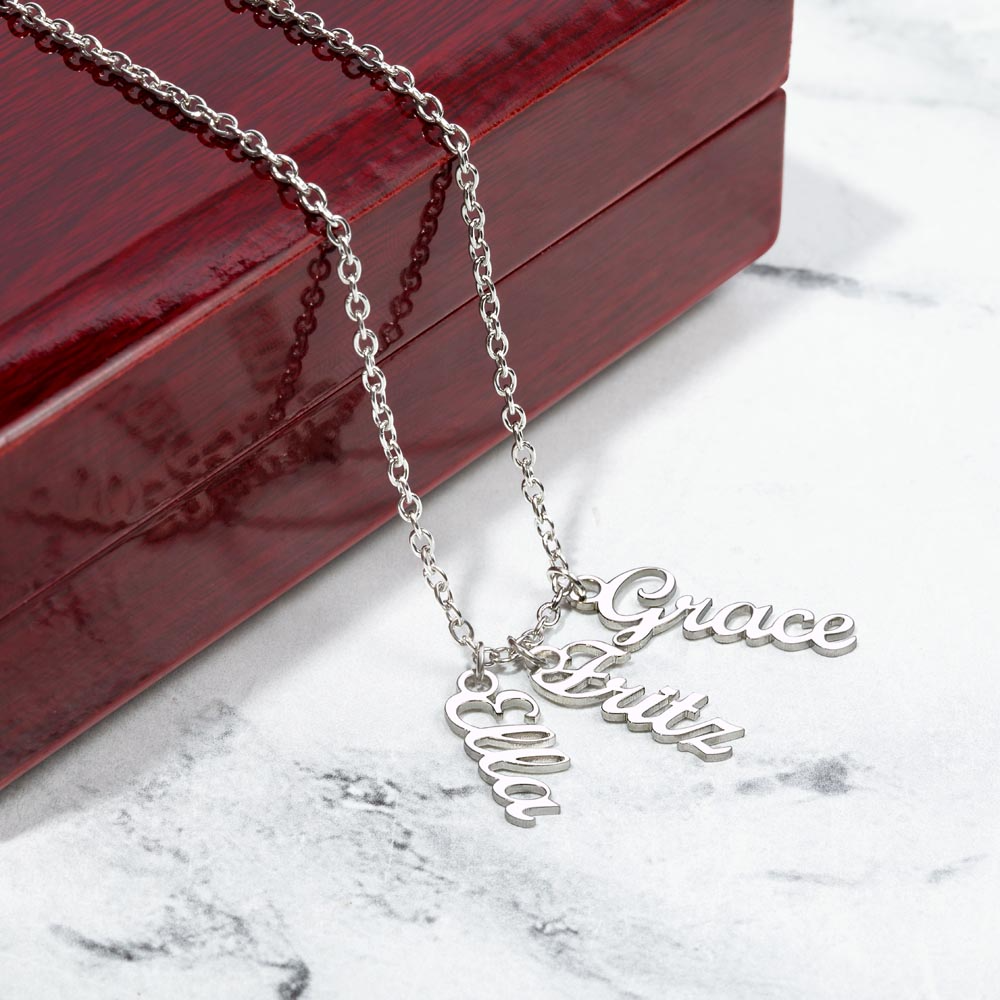 To Mom, The Hero of The Family_Name Necklace (Up to 4 names)