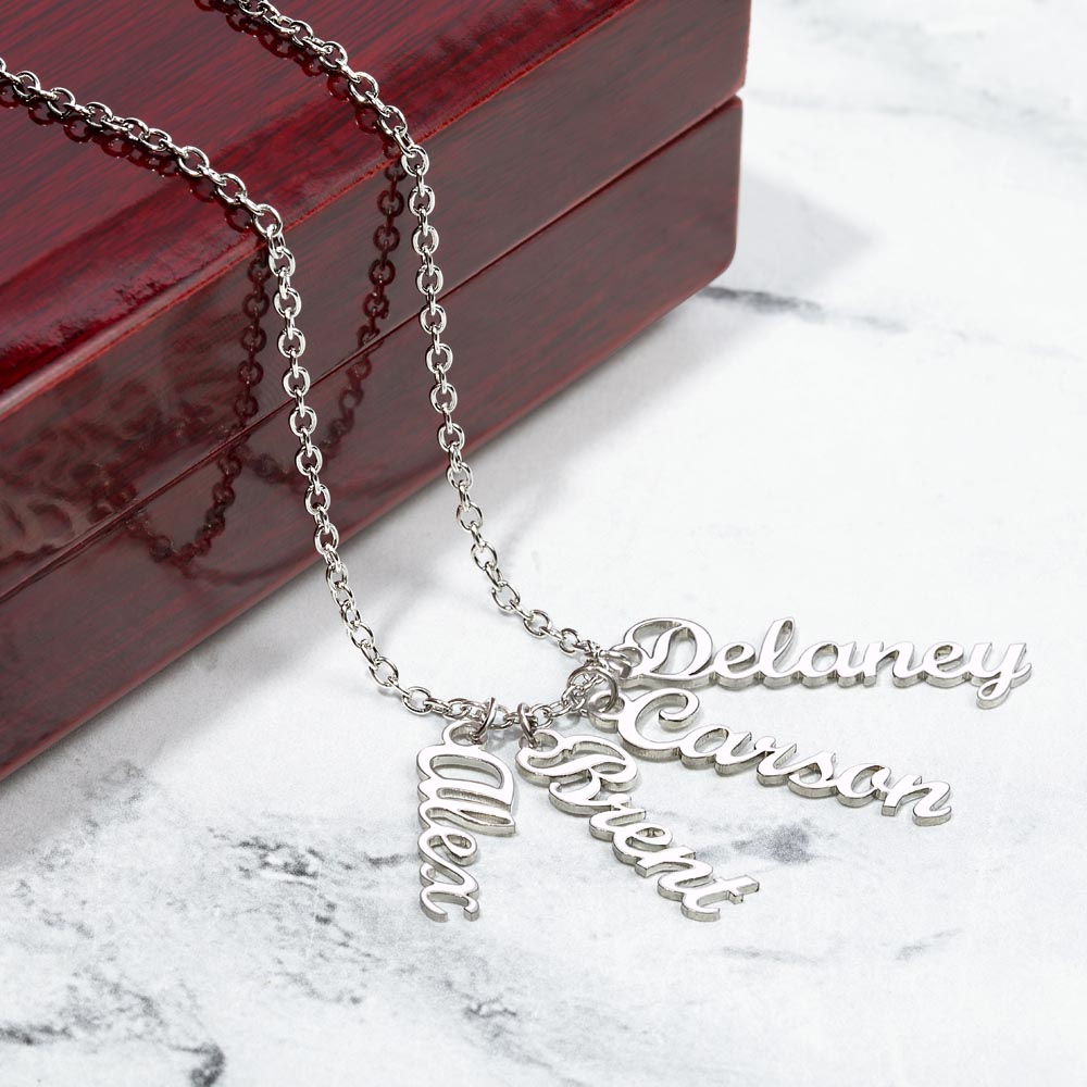 To Mom, The Hero of The Family_Name Necklace (Up to 4 names)