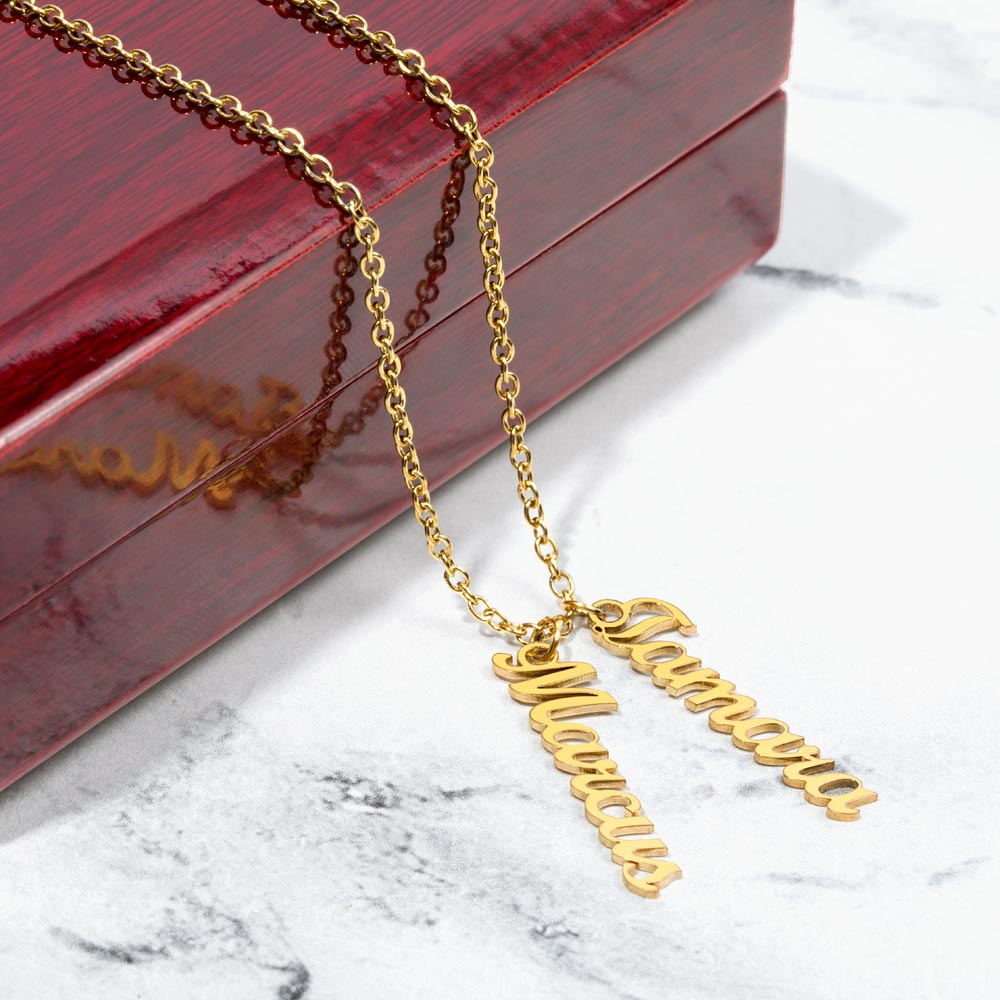 To Mom, The Hero of The Family_Name Necklace (Up to 4 names)